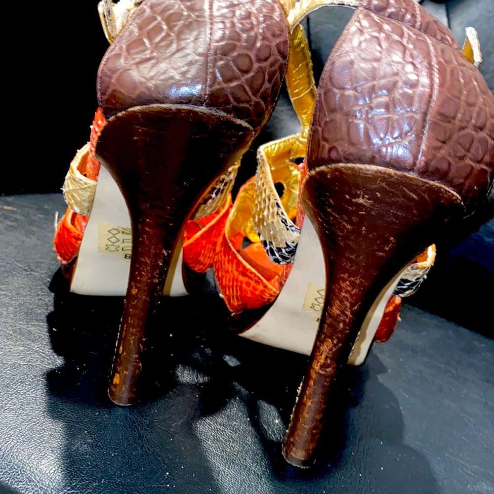 Shoe - Picture 4 of 5